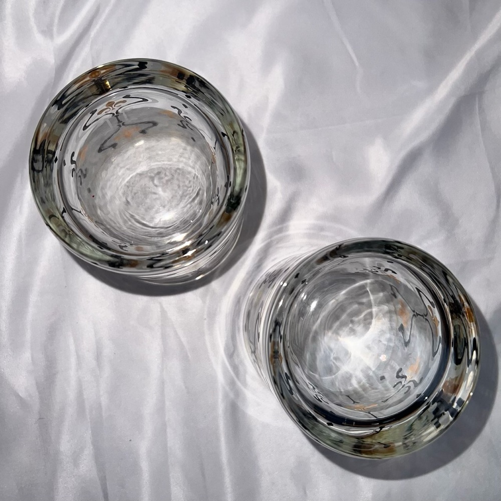 🥃 2 Lowball Rocks Old Fashioned Glasses Black Gold Fleur-de-lis vintage EUC MCM - Picture 6 of 16